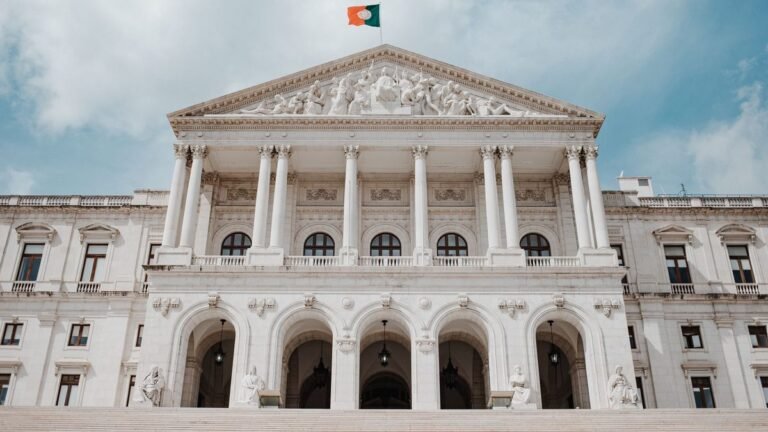 Fachada da Assembleia da República, em Lisboa