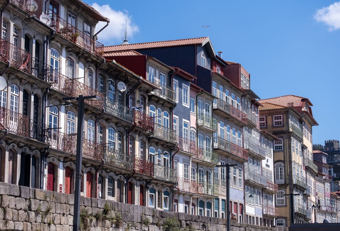 Casas no Porto, onde a renda de referência mínima do Porta 65 é de 412 € para um T0 ou T1