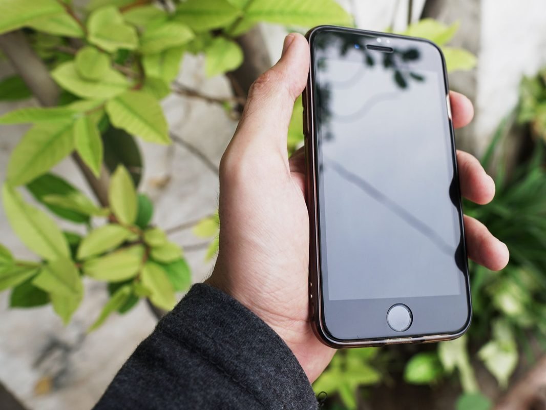 A Siri com IA em português chegou com o iOS 27.2, só para iPhones compatíveis